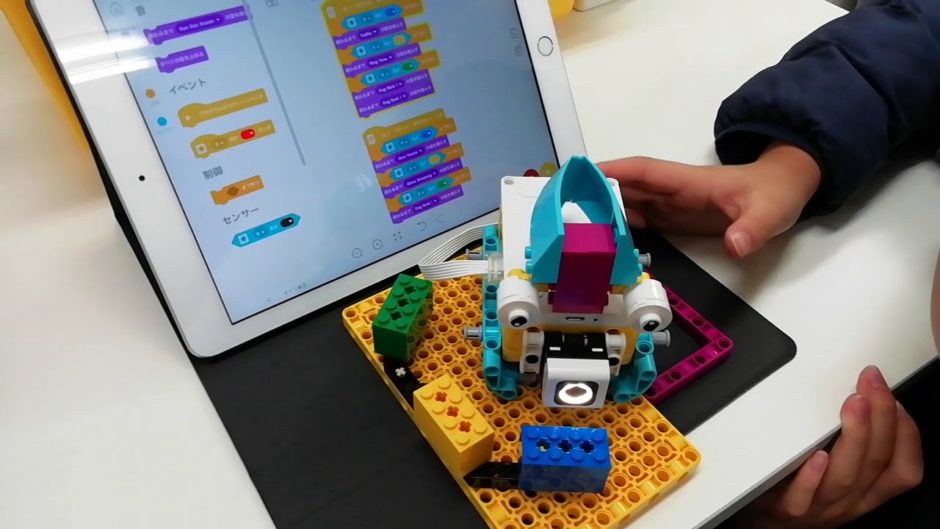 レゴ® エデュケーション SPIKEプライムの授業風景、ロボット、ゲーム