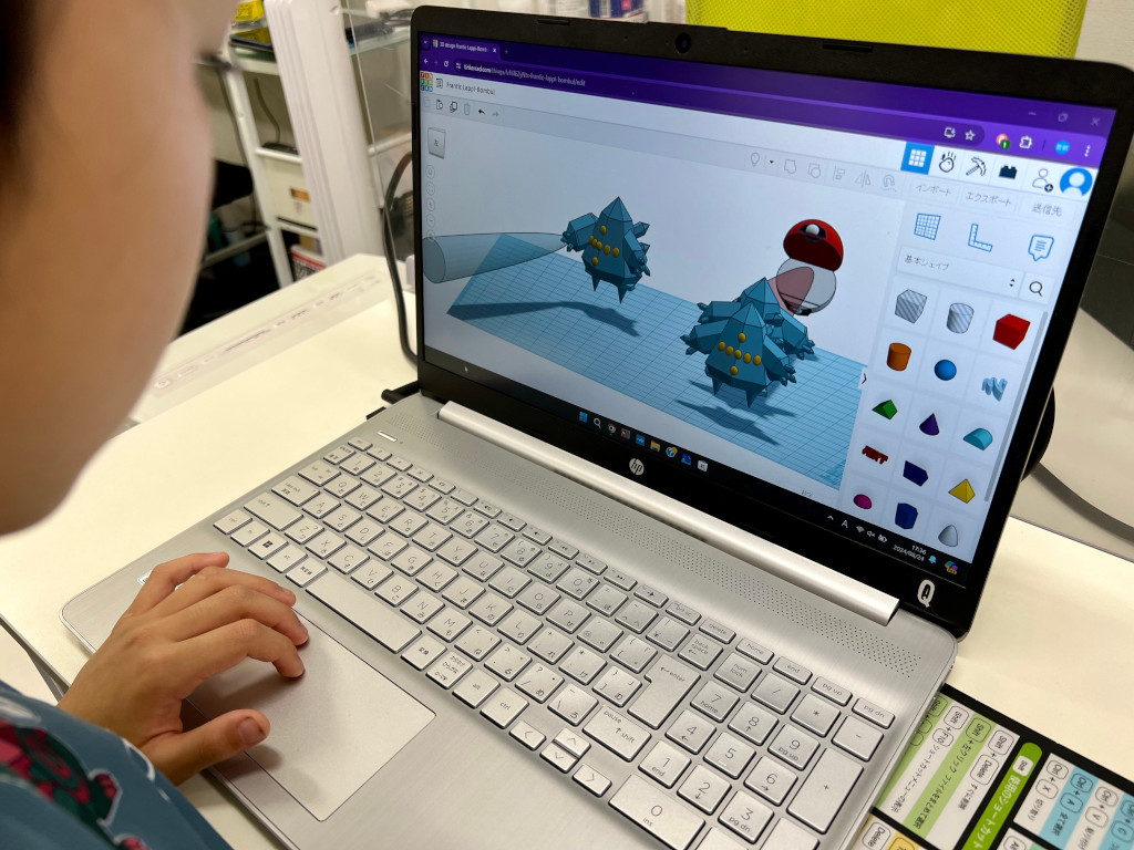 3Dデザインに取り組む様子